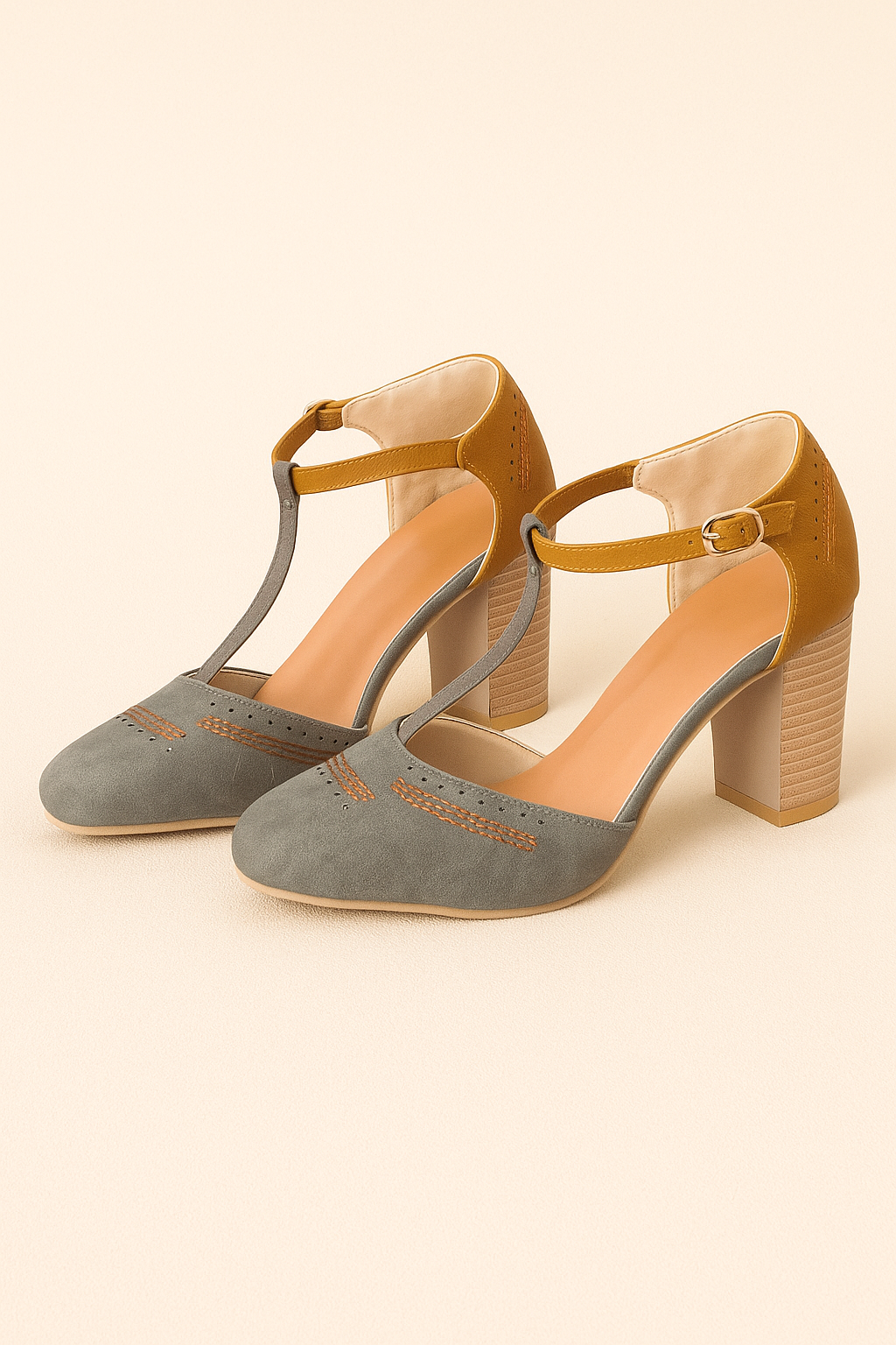 Pumps met Hak – Vintage T-Bandje & Tweekleurig Ontwerp