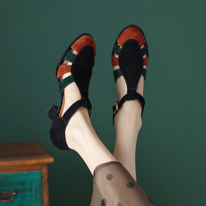 Retro Opengewerkte Sandalen - Ronde Teen & Gespsluiting