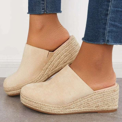 Sandalen – Kunststof Bovenmateriaal & Comfortabele Wedge Vorm