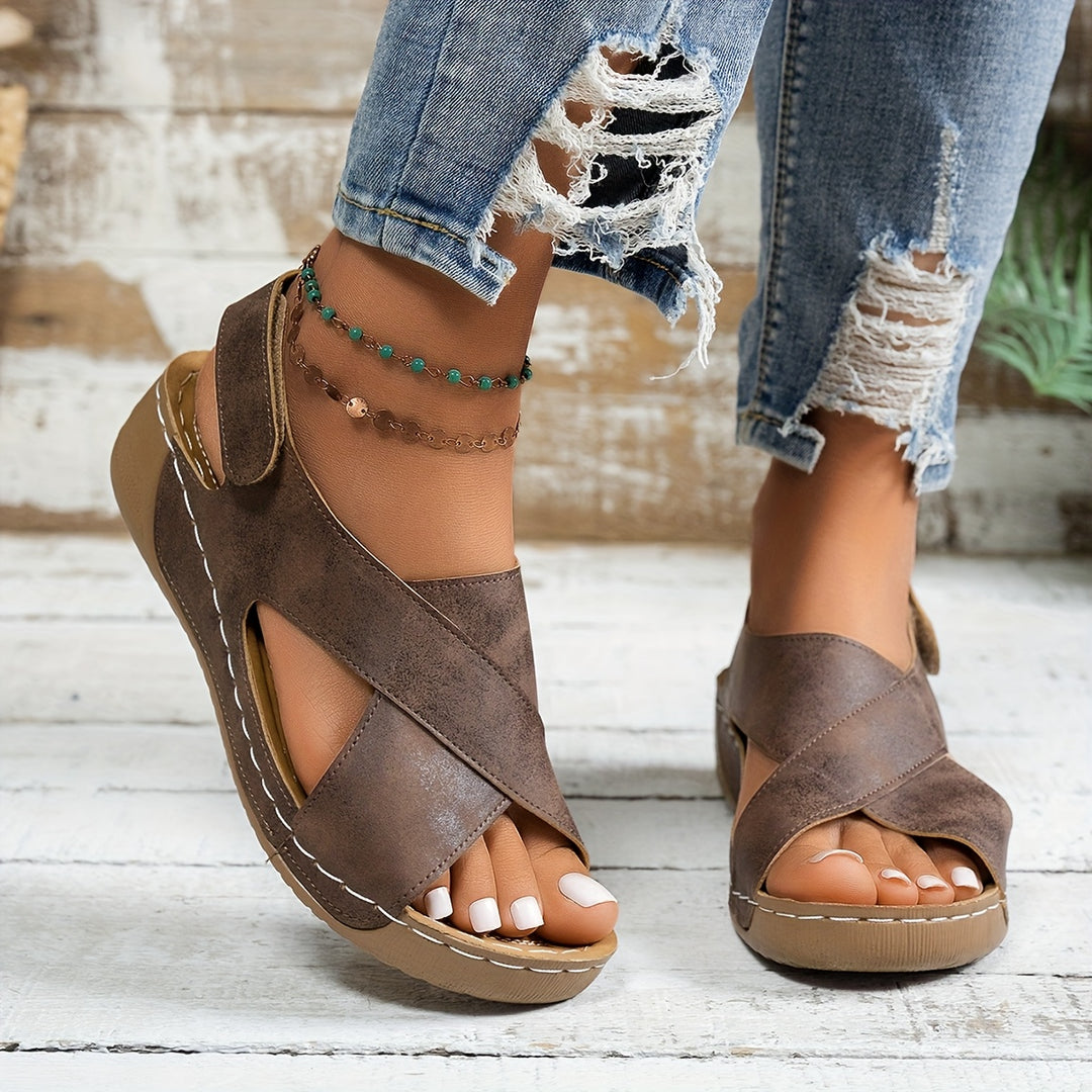 Sandalen – Plateauhak & Klittenbandsluiting
