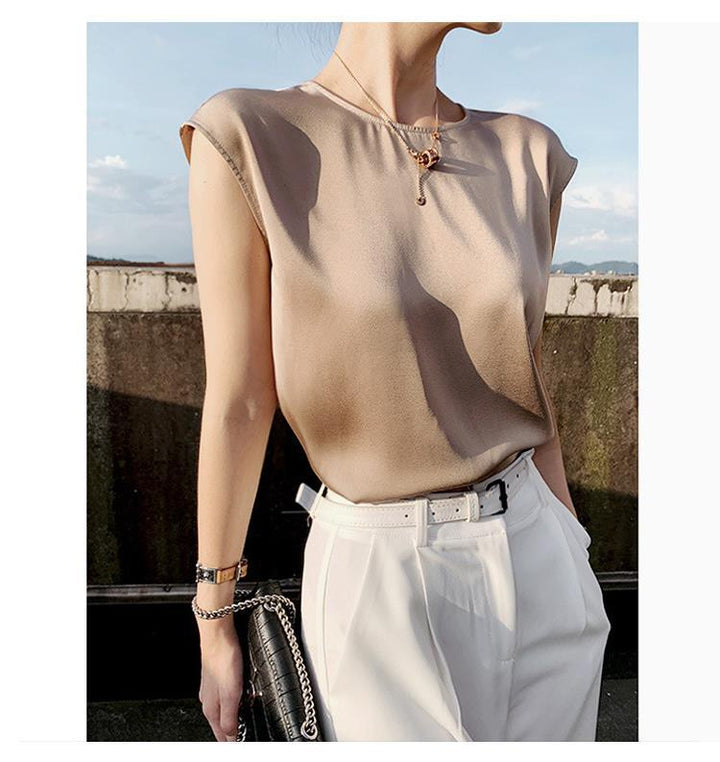 Satin Camisole Top – Ronde Hals & Mouwloze Stijl