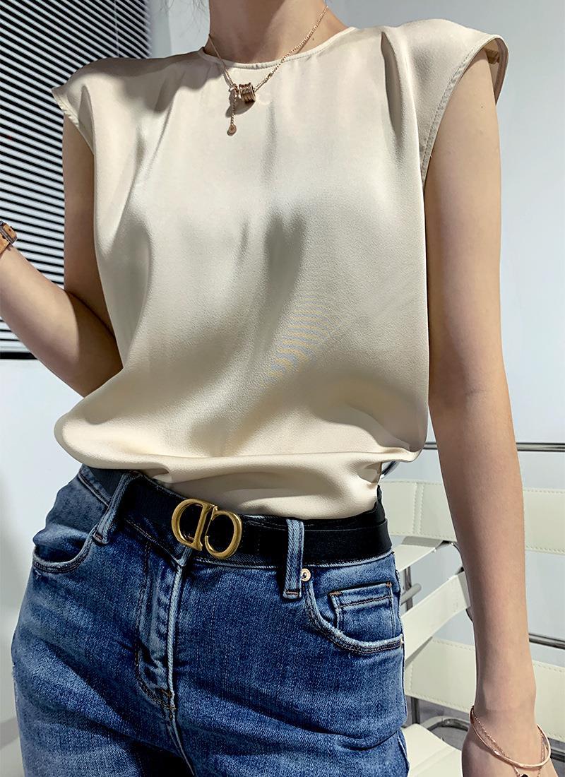 Satin Camisole Top – Ronde Hals & Mouwloze Stijl