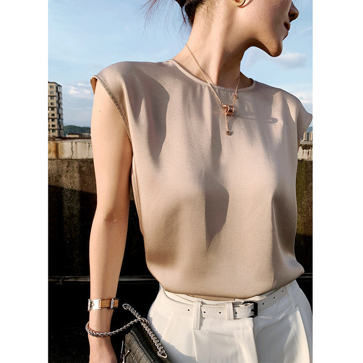 Satin Camisole Top – Ronde Hals & Mouwloze Stijl