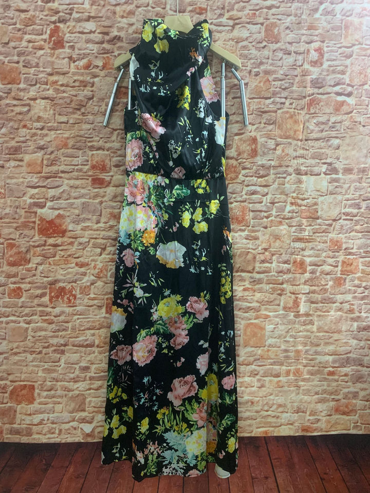 Satin Jurk – Haltervorm & Bloemenprint