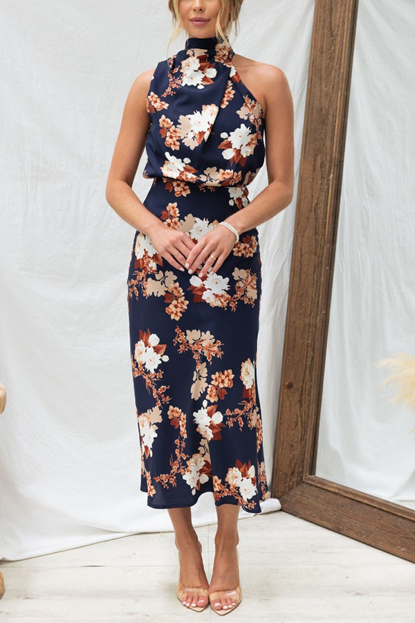 Satin Jurk – Haltervorm & Bloemenprint
