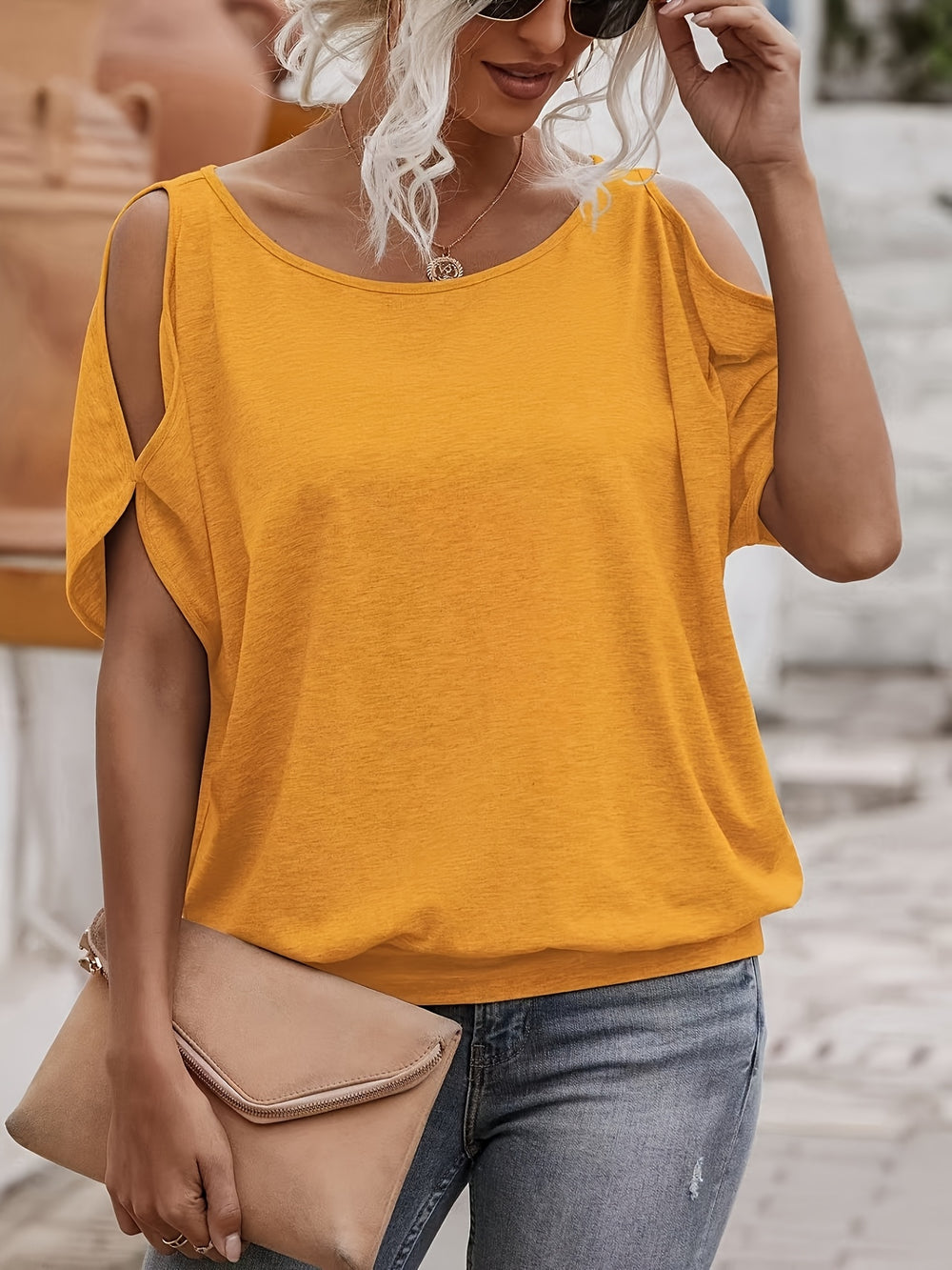 T-Shirt – Korte Mouwen & Tie-Back Detail