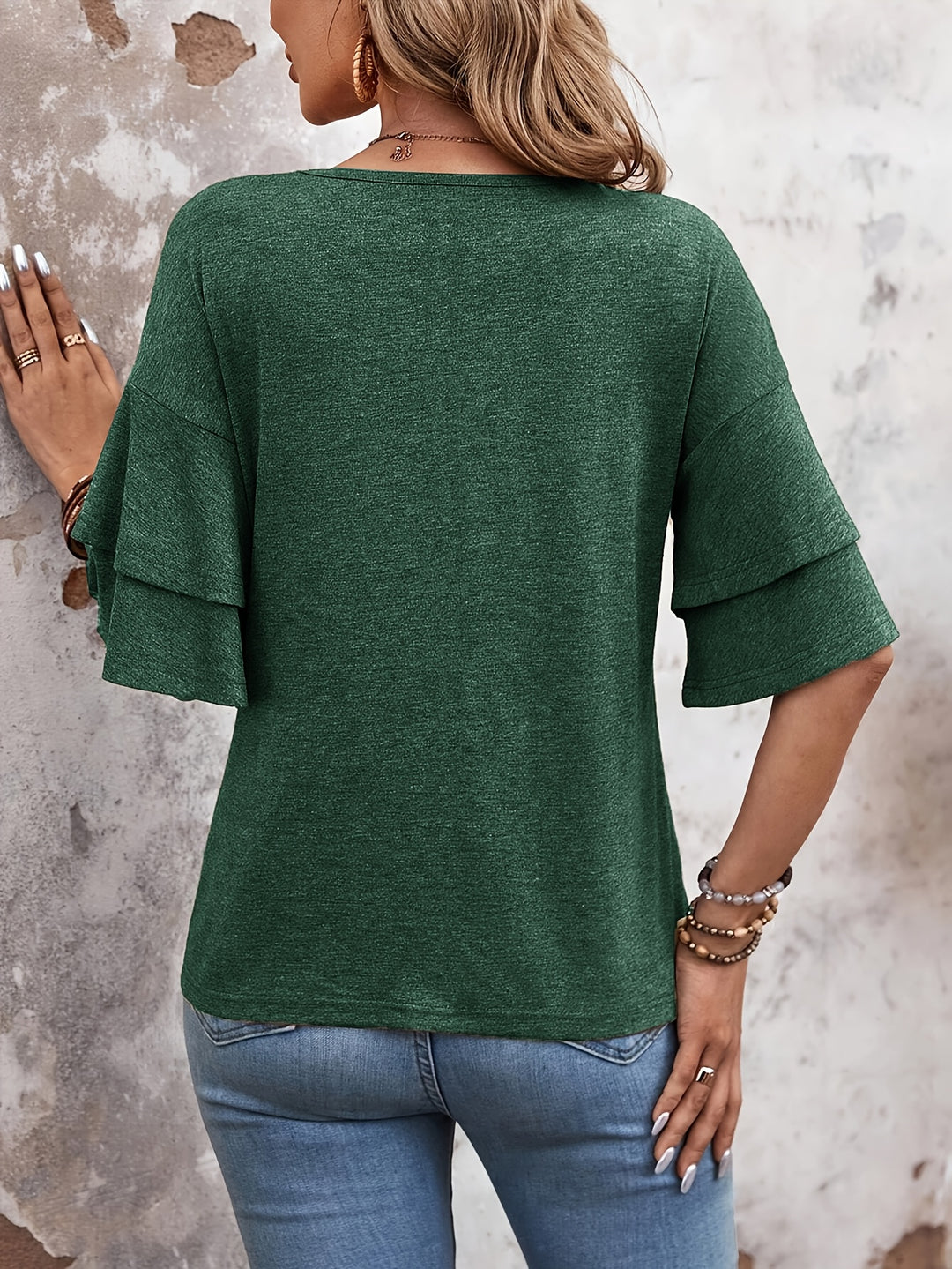T-shirt – Flare Mouwen & V-hals Ontwerp