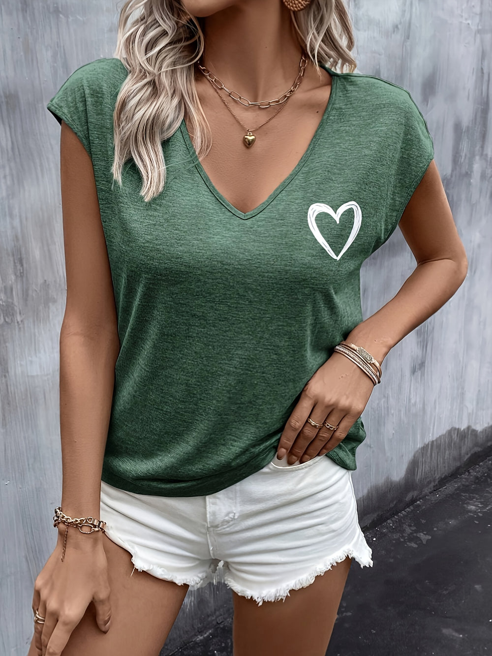 T-shirt met Hartprint – V-hals & Korte Mouwen voor Gemak