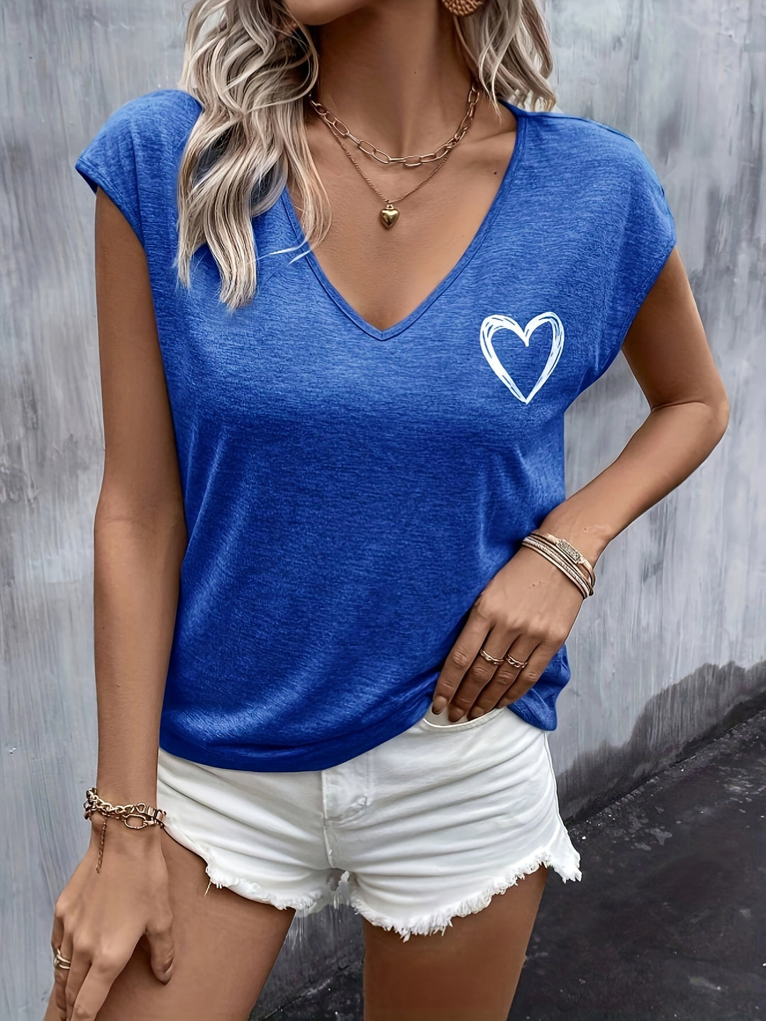 T-shirt met Hartprint – V-hals & Korte Mouwen voor Gemak