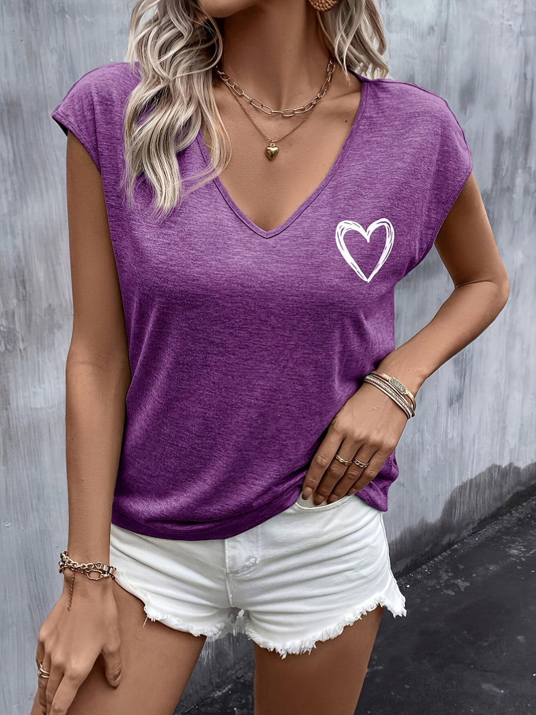T-shirt met Hartprint – V-hals & Korte Mouwen voor Gemak