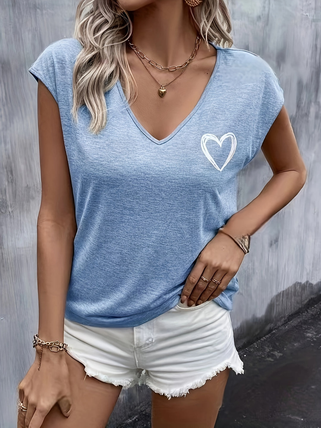 T-shirt met Hartprint – V-hals & Korte Mouwen voor Gemak