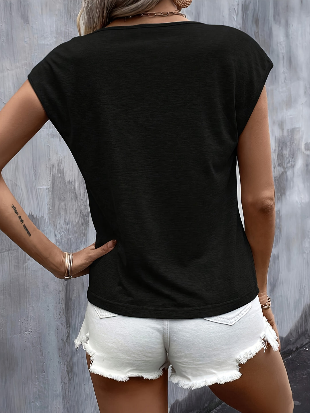 T-shirt met Hartprint – V-hals & Korte Mouwen voor Gemak