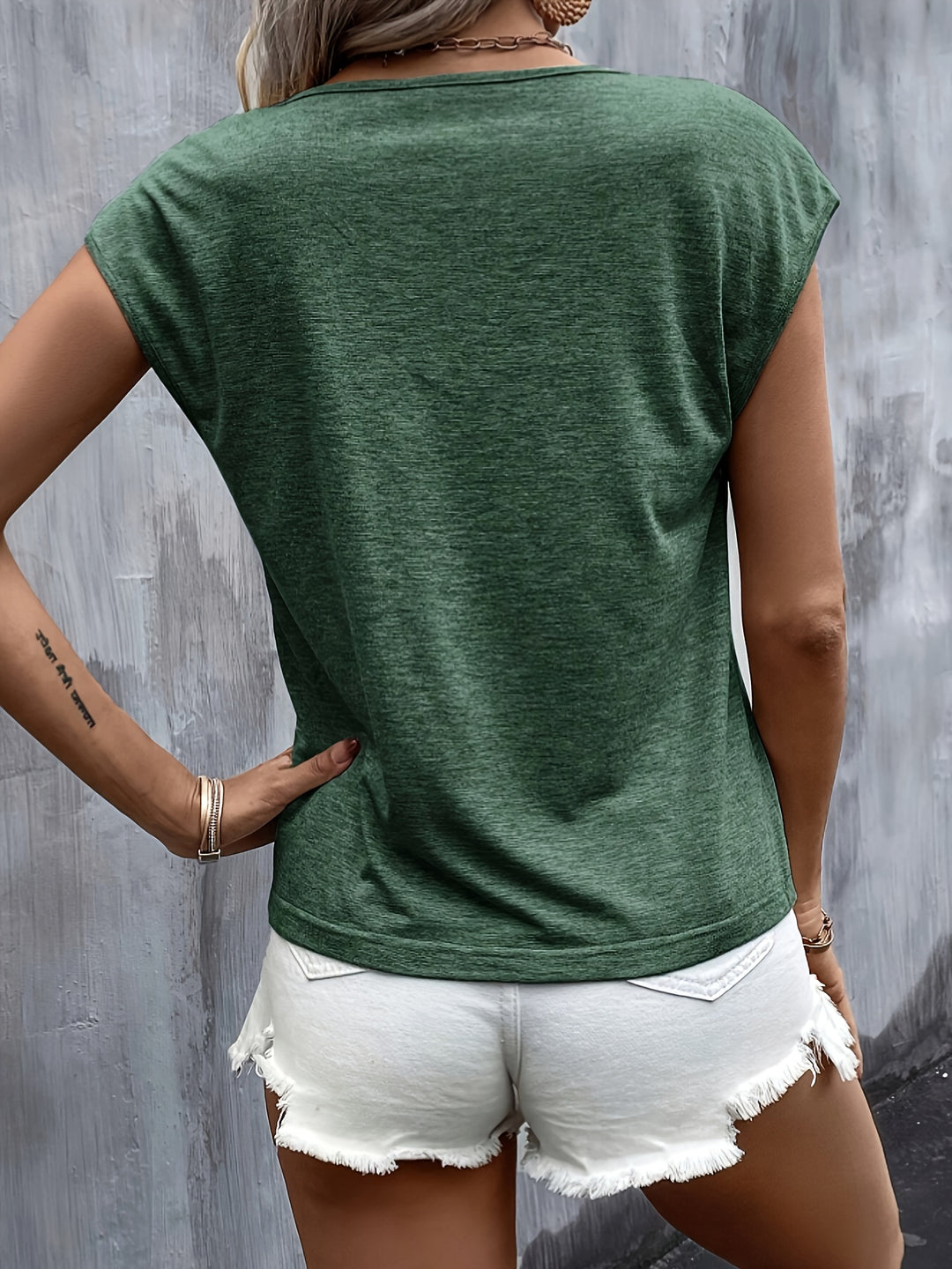 T-shirt met Hartprint – V-hals & Korte Mouwen voor Gemak
