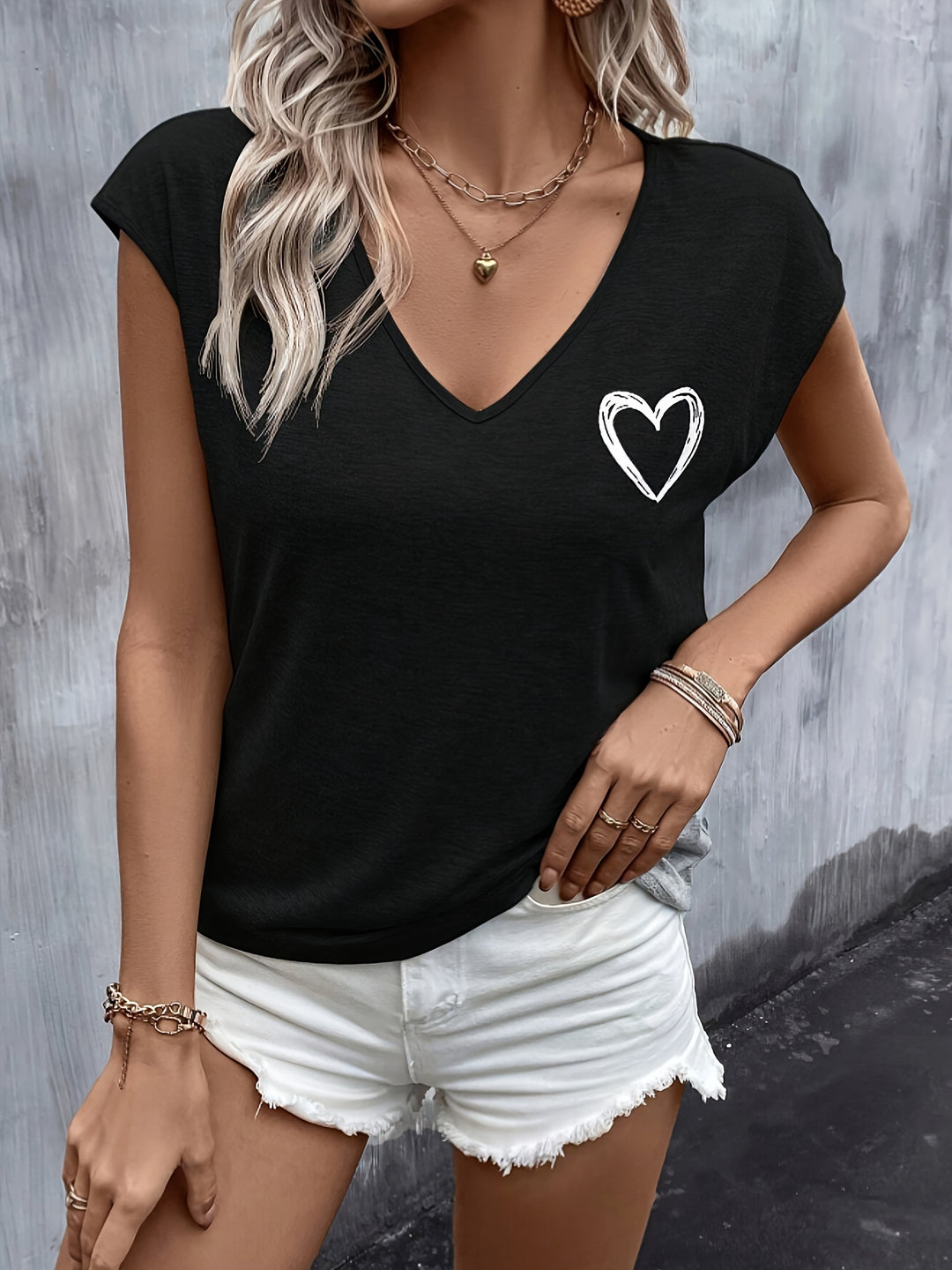 T-shirt met Hartprint – V-hals & Korte Mouwen voor Gemak