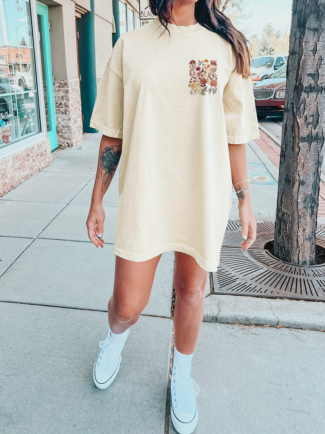 Tee Jurk - Bloemen Grafische Print & Crew Neck Design