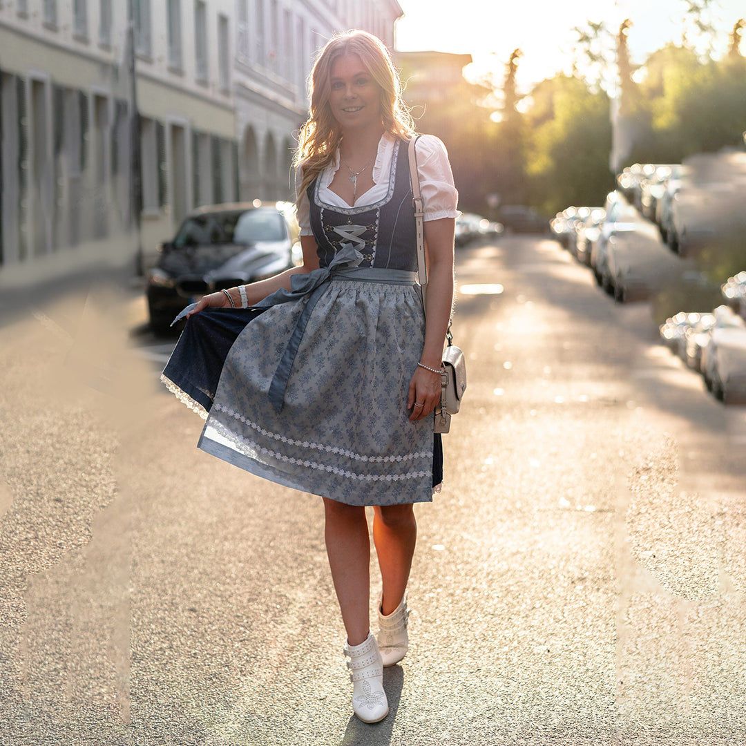 Traditionele Dirndl - Klassiek Ontwerp met Schort & Comfortabele Pasvorm