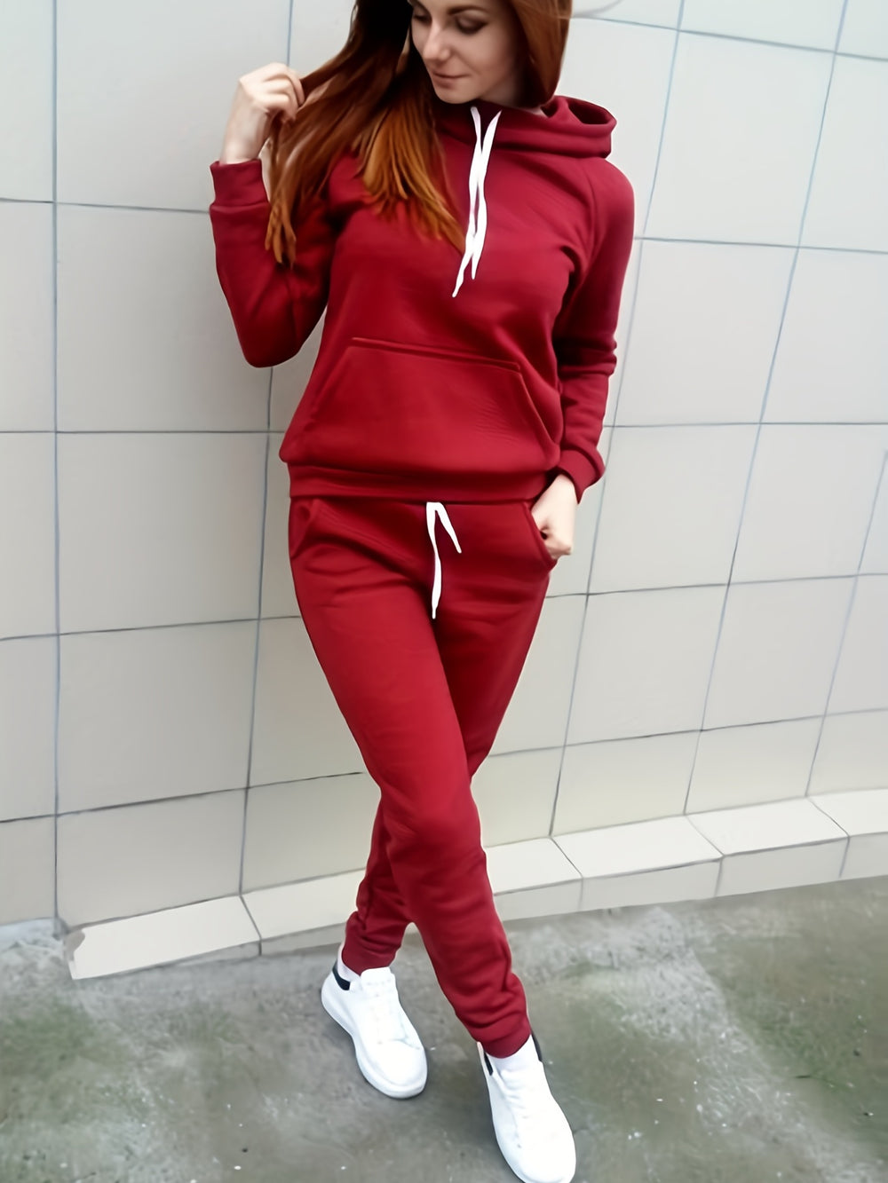 Trainingspak – Capuchon Pullover & Aansluitende Broek