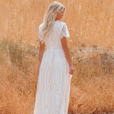 Tulle Jurk – Diepe V-Hals & Ruime Snit