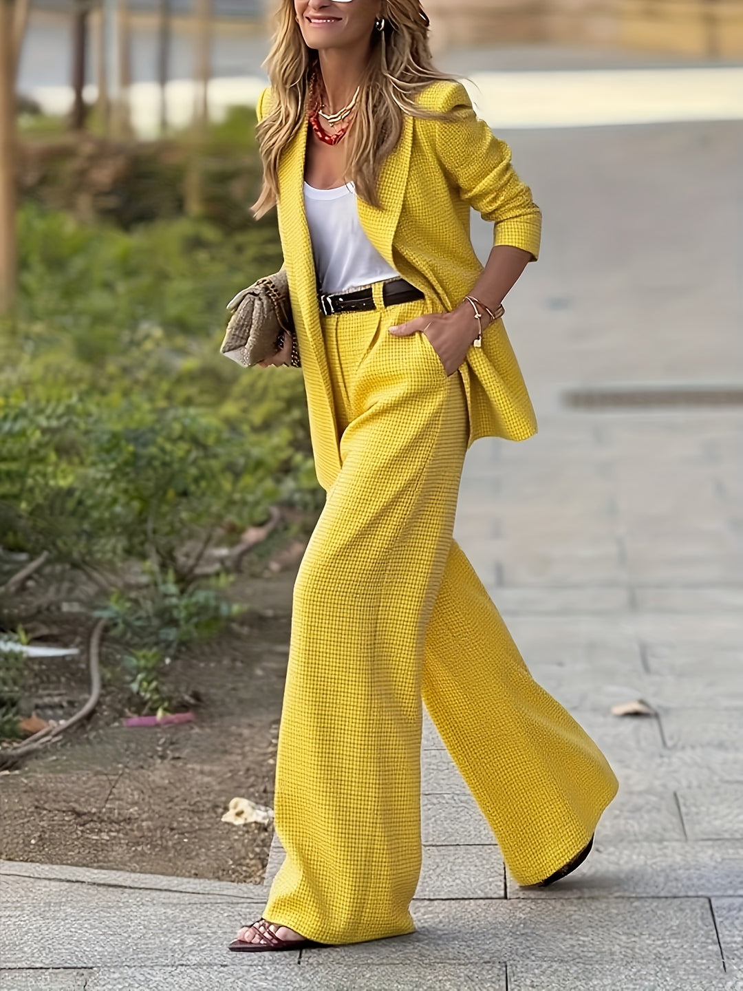 Tweedelige Set - Dubbelgeknoopte Blazer & Vrije Beweging