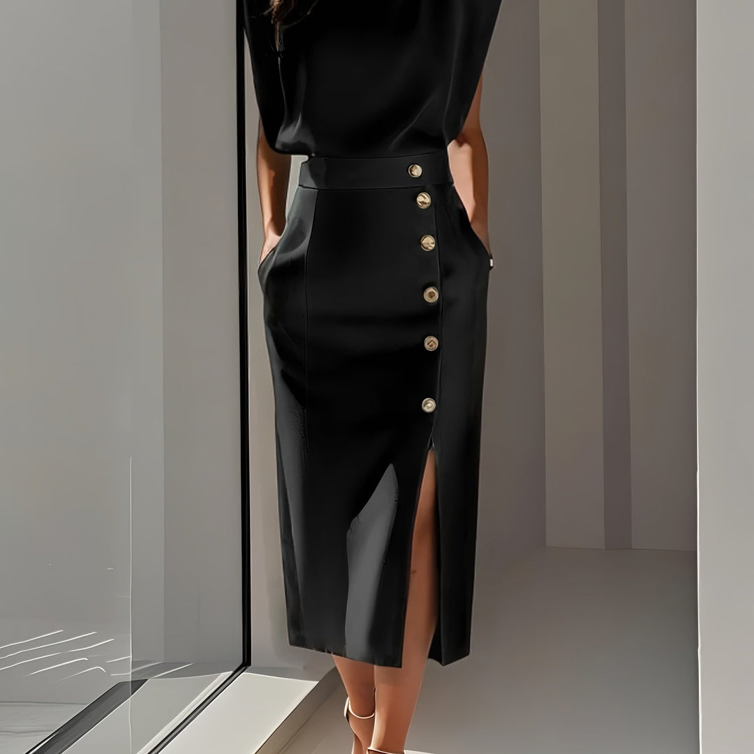 Tweedelige Set – Mouwloze Top & Midi-Rok met Knoopdetails
