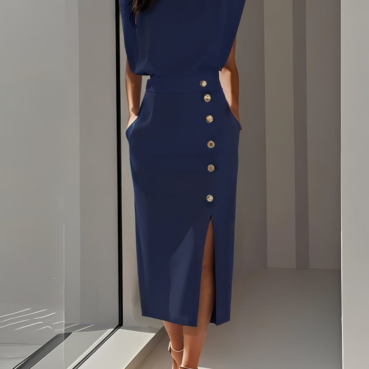 Tweedelige Set – Mouwloze Top & Midi-Rok met Knoopdetails