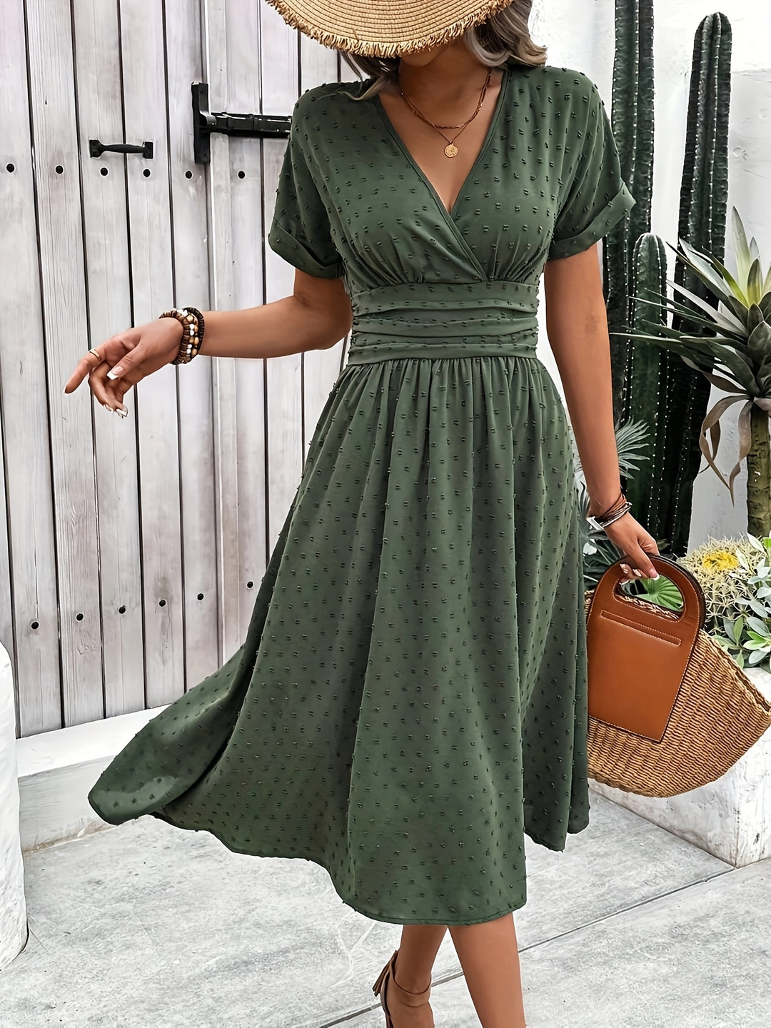 V-Hals Midi Jurk – Korte Mouwen & Ademend Materiaal