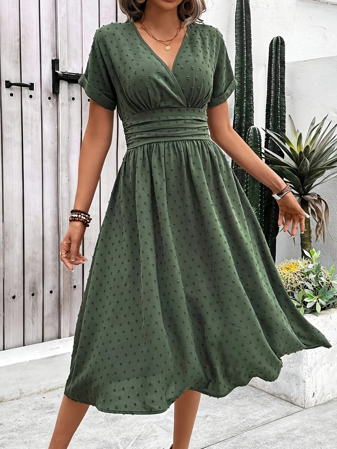 V-Hals Midi Jurk – Korte Mouwen & Ademend Materiaal