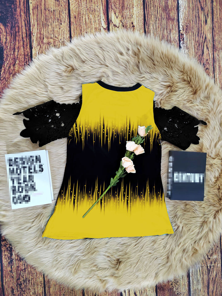 V-Hals T-Shirt - Kant Inzet Ontwerp & Korte Mouwen