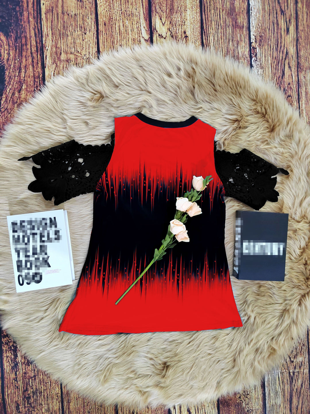V-Hals T-Shirt - Kant Inzet Ontwerp & Korte Mouwen