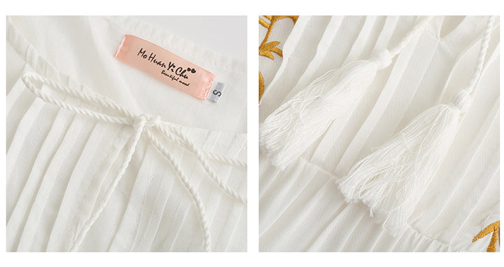 V-hals Jurk – Geborduurde Details & Losse Pasvorm