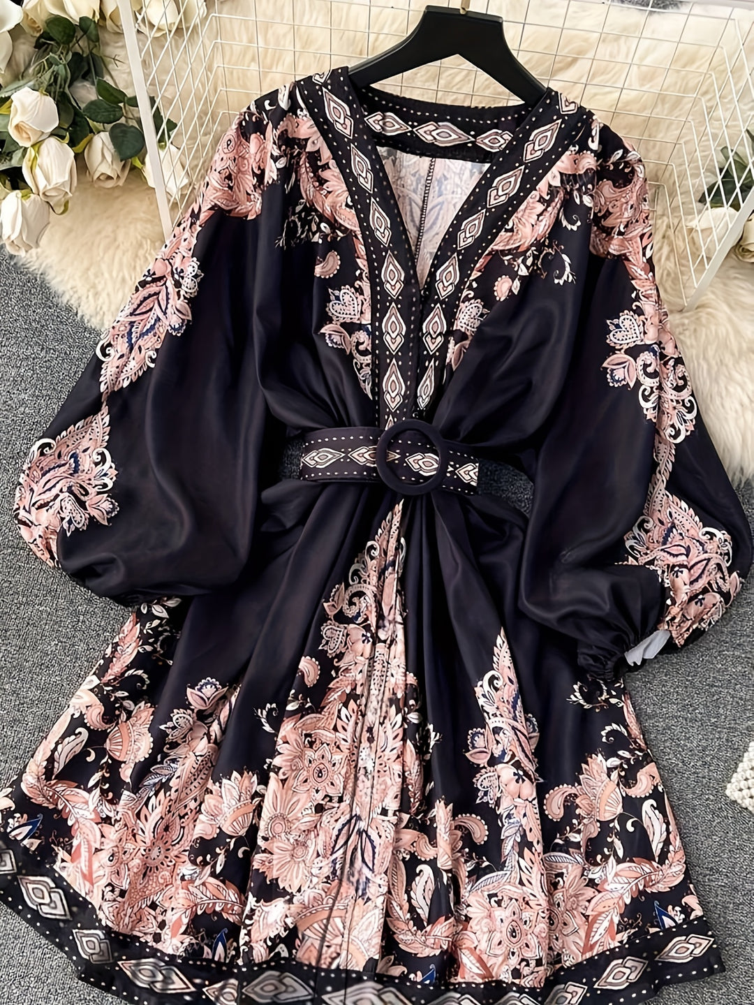 Vintage Jurk Met Bloemenprint - V-hals & Lantaarnmouwen Design