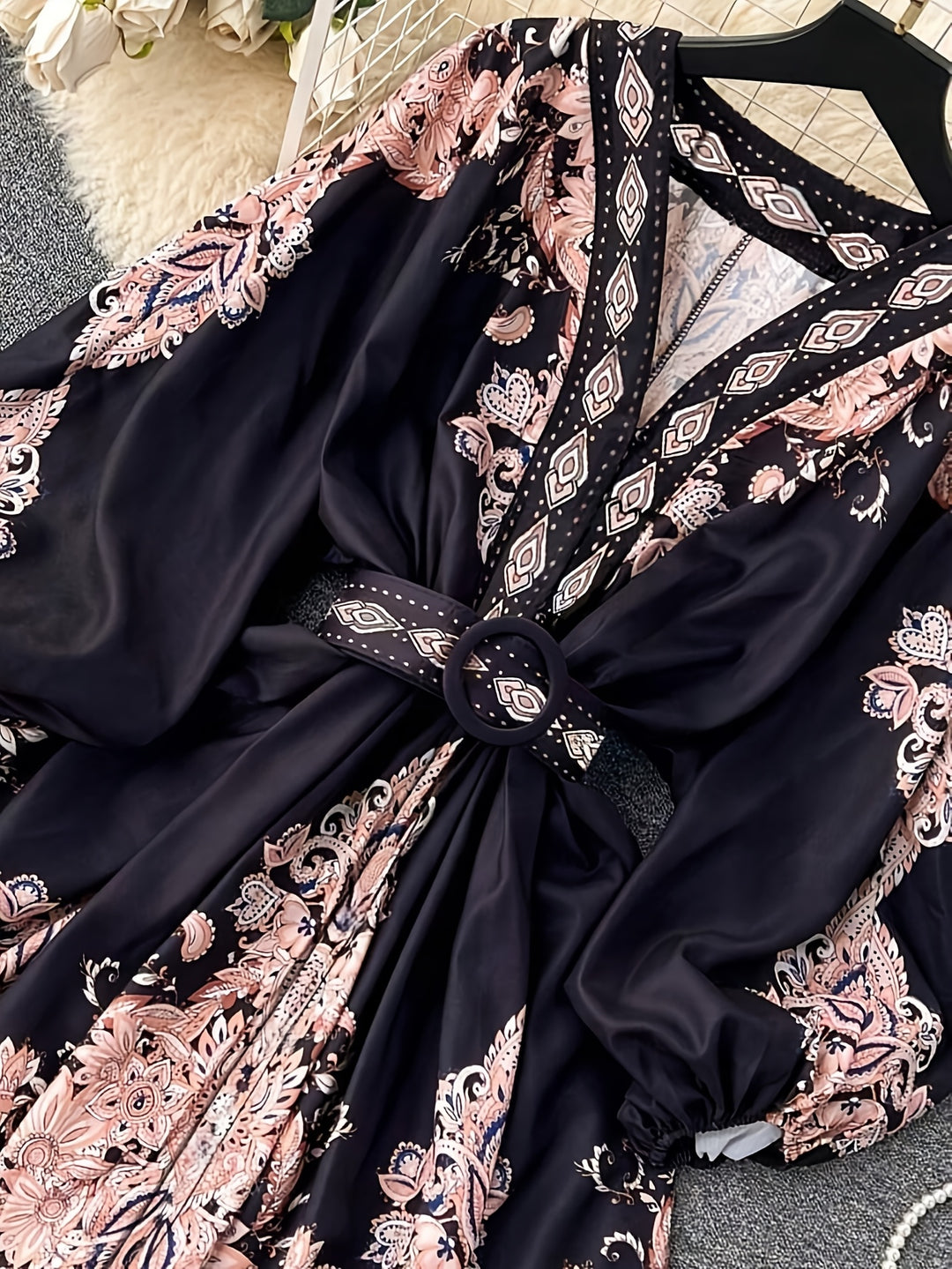 Vintage Jurk Met Bloemenprint - V-hals & Lantaarnmouwen Design