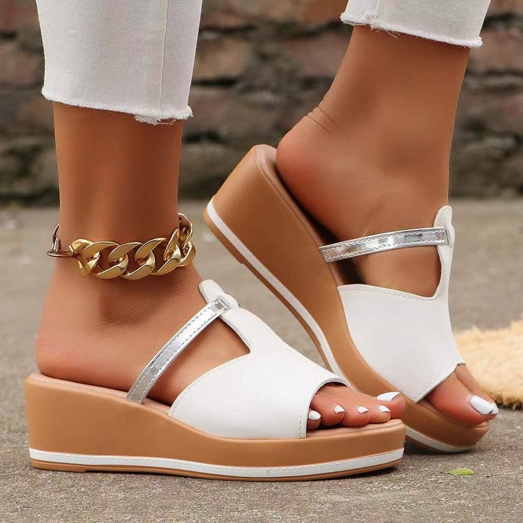 Wedge Slippers – Verhoogde Zool & Antislip Grip